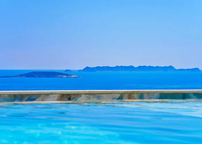 Goekseki 2 Bedroom Seaview With Private Pool Hot Tub