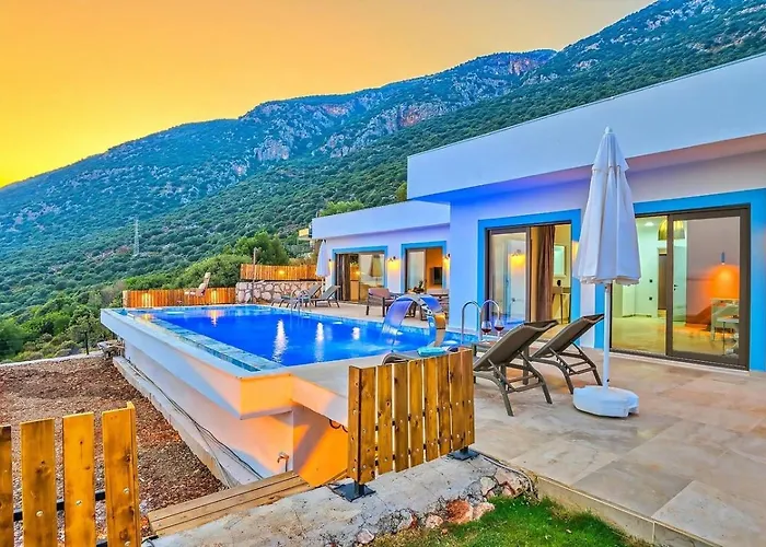 Goekseki 2 Bedroom Seaview With Private Pool Hot Tub