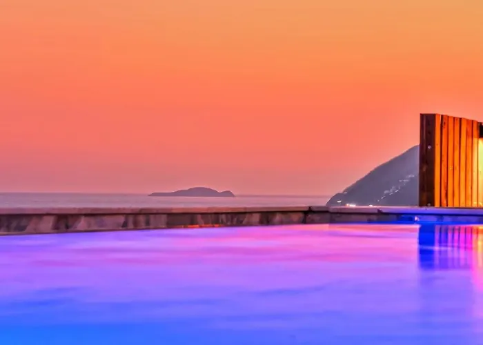 Goekseki 2 Bedroom Seaview With Private Pool Hot Tub Villa Kaş