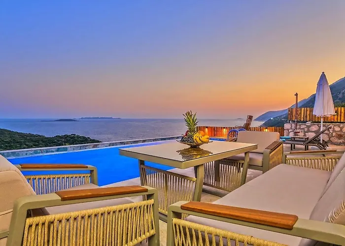 Goekseki 2 Bedroom Seaview With Private Pool Hot Tub Villa Kaş
