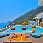 Goekseki 2 Bedroom Seaview With Private Pool Hot Tub וילה *