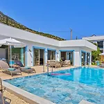 Goekseki 2 Bedroom Seaview With Private Pool Hot Tub *