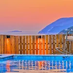 Goekseki 2 Bedroom Seaview With Private Pool Hot Tub וילה קס
