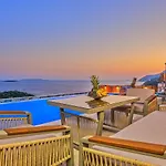 Goekseki 2 Bedroom Seaview With Private Pool Hot Tub וילה קס