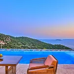 Goekseki 2 Bedroom Seaview With Private Pool Hot Tub וילה *
