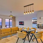 Goekseki 2 Bedroom Seaview With Private Pool Hot Tub קס