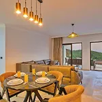 Goekseki 2 Bedroom Seaview With Private Pool Hot Tub