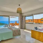 Goekseki 2 Bedroom Seaview With Private Pool Hot Tub וילה