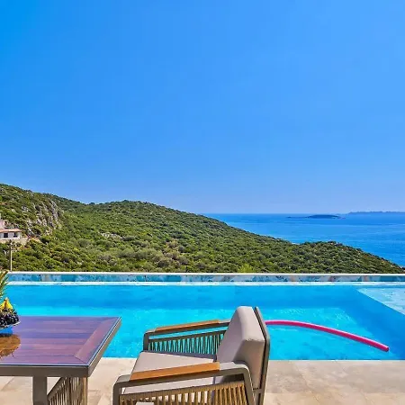Goekseki 2 Bedroom Seaview With Private Pool Hot Tub Villa Kaş